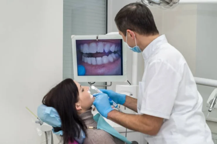 Intraoral-camera-01.webp
